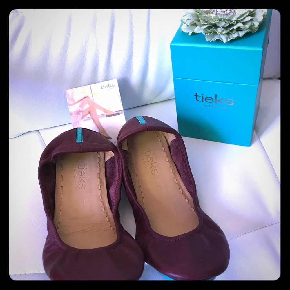 NWT Tieks Burgundy Size 7